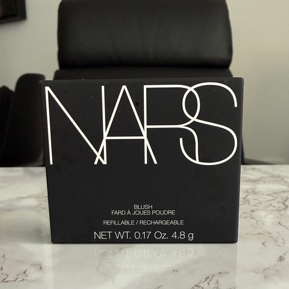 NARS Blush compact in AMOUR
